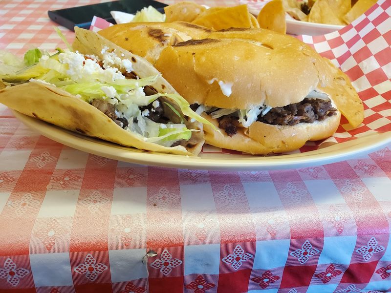Taqueria Los Reyes food